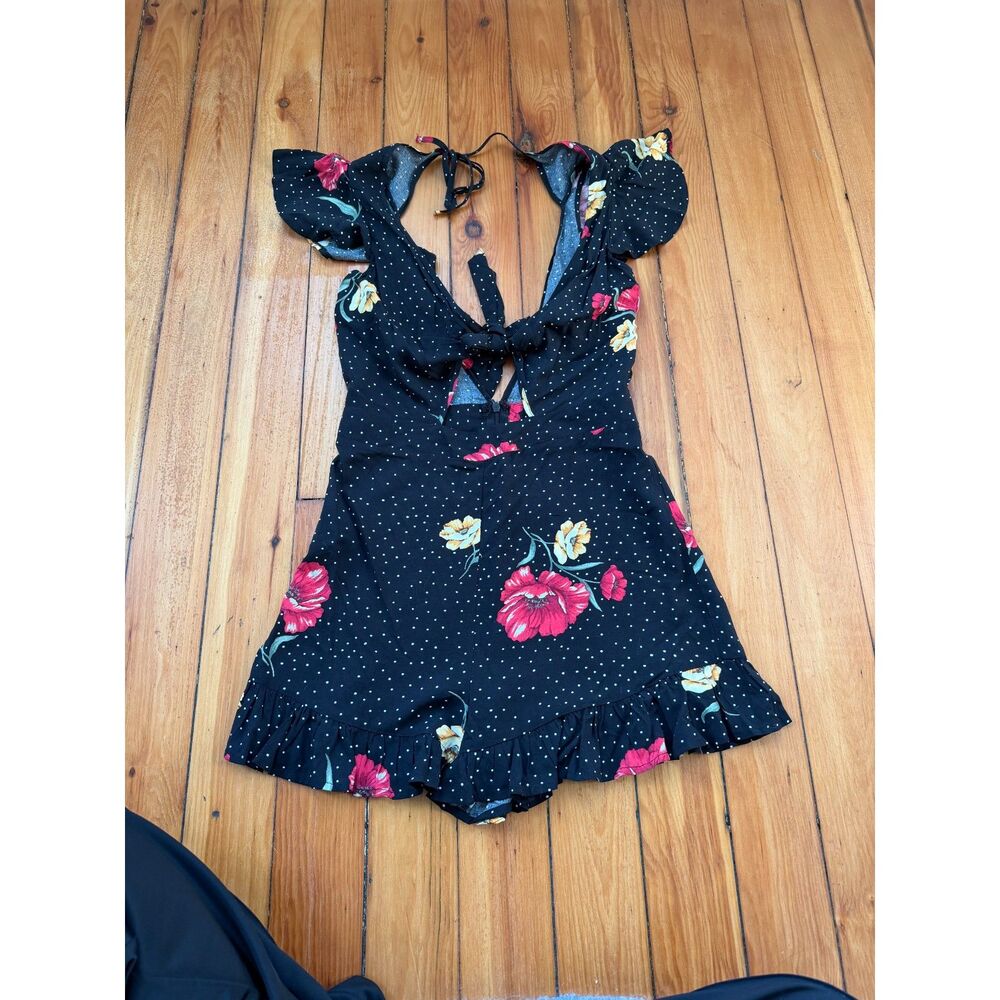 FOREVER 21 - tie front floral polka dot romper suit cut summer NWT